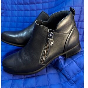 Munro Black Leather Side Zip Ankle Boots Women's Comfort Low Heel 7.5